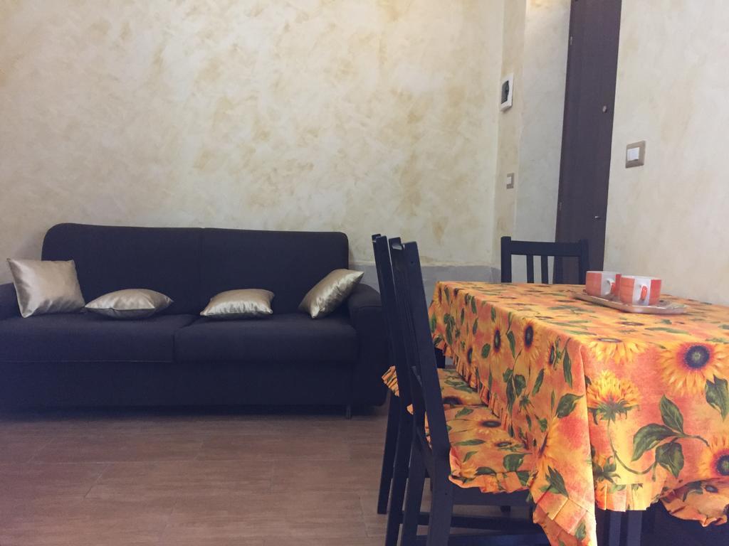 Elvyhouse Beach Catania Bagian luar foto